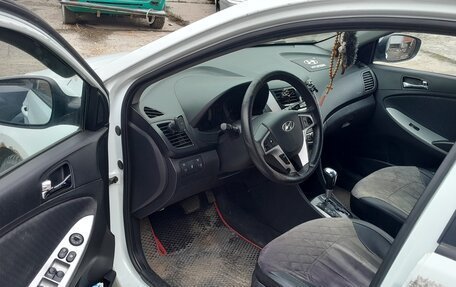 Hyundai Solaris II рестайлинг, 2011 год, 590 000 рублей, 4 фотография