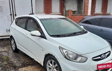 Hyundai Solaris II рестайлинг, 2011 год, 590 000 рублей, 3 фотография