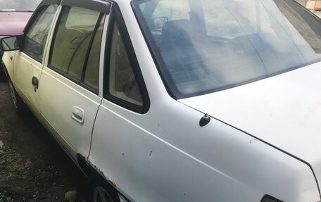 Daewoo Nexia I рестайлинг, 1996 год, 100 000 рублей, 4 фотография