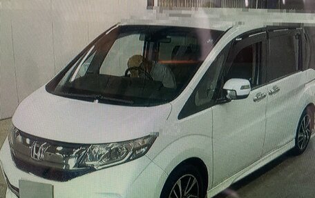 Honda Stepwgn IV, 2017 год, 2 100 000 рублей, 1 фотография