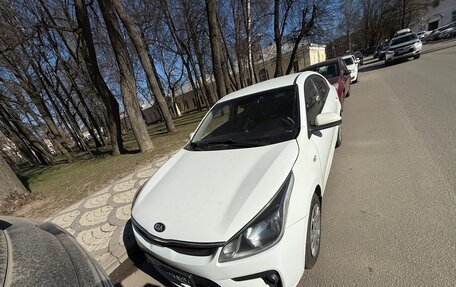 KIA Rio IV, 2018 год, 850 000 рублей, 1 фотография