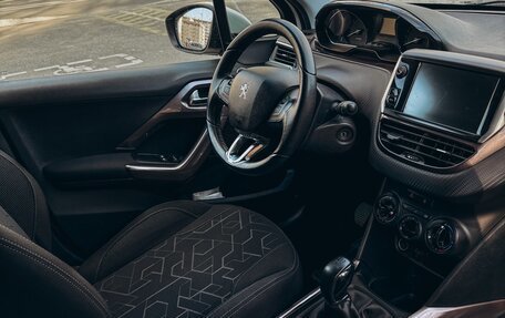 Peugeot 2008 II, 2014 год, 735 000 рублей, 13 фотография