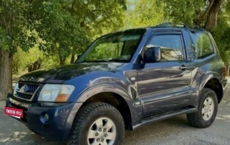 Mitsubishi Pajero III рестайлинг, 2006 год, 920 000 рублей, 3 фотография