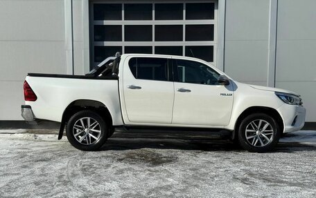 Toyota Hilux VIII, 2018 год, 3 130 000 рублей, 6 фотография