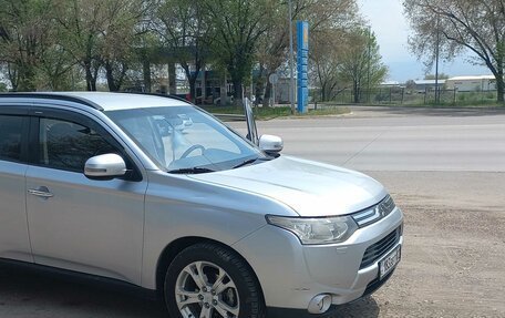 Mitsubishi Outlander III рестайлинг 3, 2012 год, 1 200 000 рублей, 7 фотография