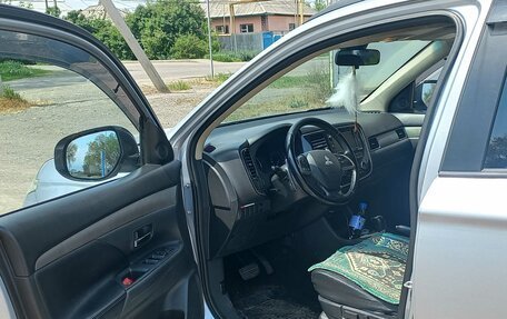 Mitsubishi Outlander III рестайлинг 3, 2012 год, 1 200 000 рублей, 13 фотография