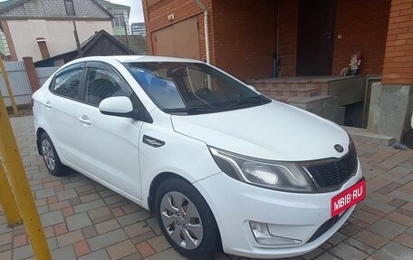 KIA Rio III рестайлинг, 2014 год, 720 000 рублей, 2 фотография