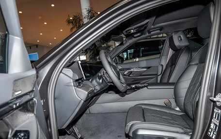 BMW 5 серия, 2025 год, 7 990 000 рублей, 6 фотография