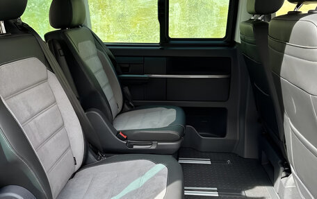 Volkswagen Multivan T6 рестайлинг, 2023 год, 5 940 000 рублей, 4 фотография