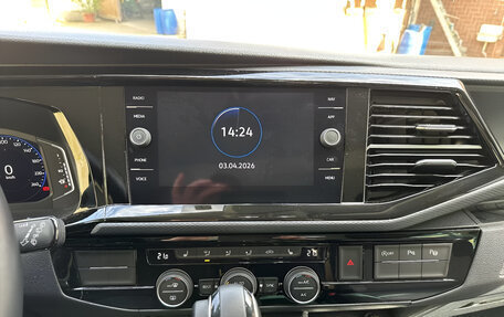 Volkswagen Multivan T6 рестайлинг, 2023 год, 5 940 000 рублей, 9 фотография