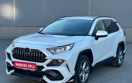 Toyota RAV4, 2020 год, 3 790 000 рублей, 2 фотография