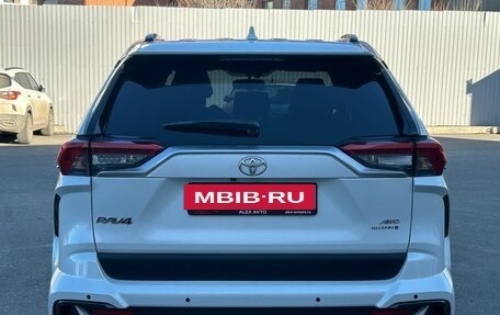 Toyota RAV4, 2020 год, 3 790 000 рублей, 6 фотография