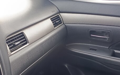 Mitsubishi Outlander III рестайлинг 3, 2013 год, 1 450 000 рублей, 2 фотография