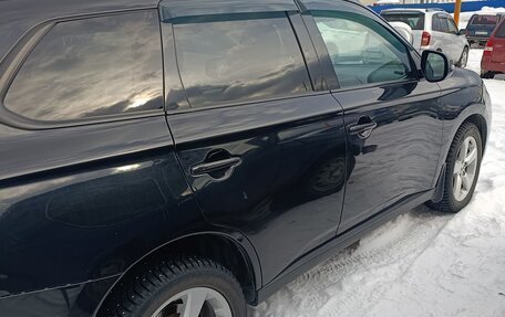 Mitsubishi Outlander III рестайлинг 3, 2013 год, 1 450 000 рублей, 11 фотография