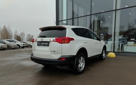 Toyota RAV4, 2015 год, 2 370 000 рублей, 6 фотография