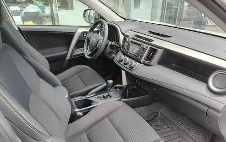 Toyota RAV4, 2015 год, 2 370 000 рублей, 13 фотография