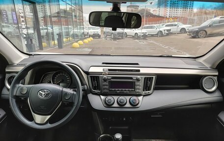 Toyota RAV4, 2015 год, 2 370 000 рублей, 17 фотография