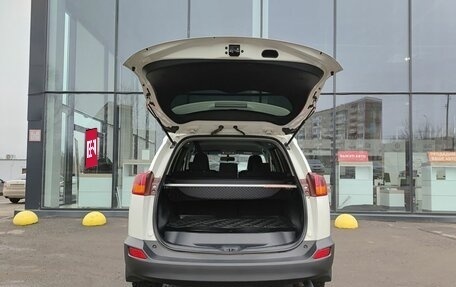 Toyota RAV4, 2015 год, 2 370 000 рублей, 12 фотография