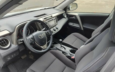 Toyota RAV4, 2015 год, 2 370 000 рублей, 20 фотография