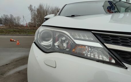 Toyota RAV4, 2015 год, 2 370 000 рублей, 21 фотография