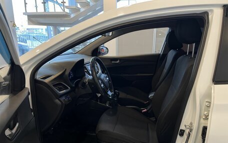 Hyundai Solaris II рестайлинг, 2018 год, 740 000 рублей, 16 фотография