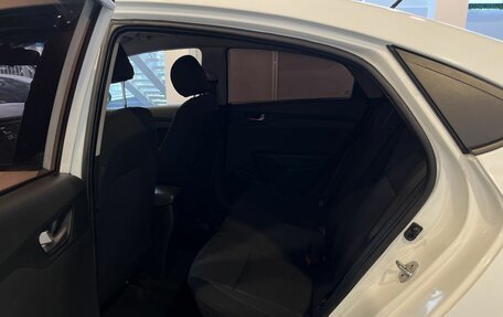 Hyundai Solaris II рестайлинг, 2018 год, 740 000 рублей, 23 фотография