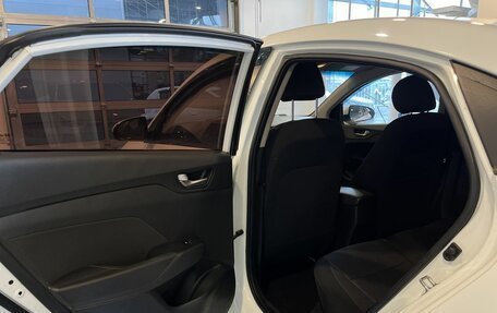 Hyundai Solaris II рестайлинг, 2018 год, 740 000 рублей, 24 фотография