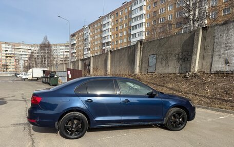 Volkswagen Jetta VI, 2012 год, 750 000 рублей, 4 фотография