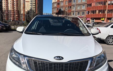 KIA Rio III рестайлинг, 2013 год, 800 000 рублей, 12 фотография