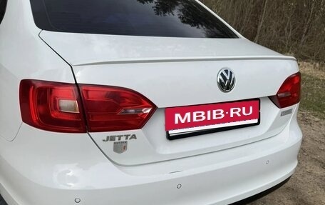 Volkswagen Jetta VI, 2014 год, 910 000 рублей, 2 фотография