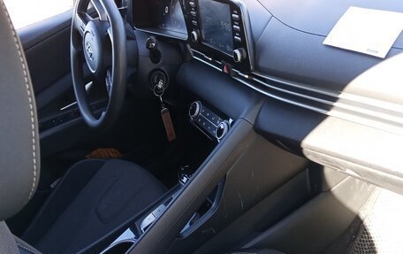 Hyundai Elantra, 2023 год, 1 980 000 рублей, 7 фотография