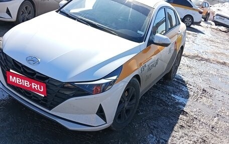 Hyundai Elantra, 2023 год, 1 980 000 рублей, 2 фотография