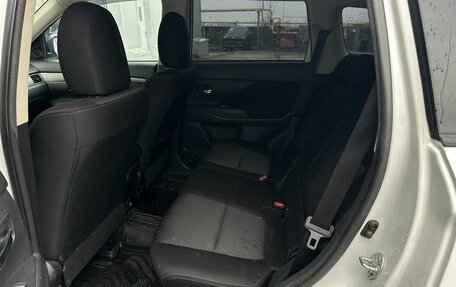 Mitsubishi Outlander III рестайлинг 3, 2018 год, 2 200 000 рублей, 12 фотография