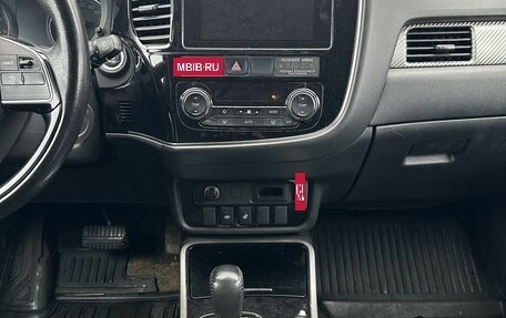 Mitsubishi Outlander III рестайлинг 3, 2018 год, 2 200 000 рублей, 11 фотография