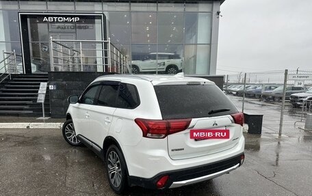 Mitsubishi Outlander III рестайлинг 3, 2018 год, 2 200 000 рублей, 7 фотография