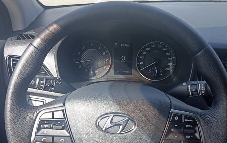 Hyundai Solaris II рестайлинг, 2021 год, 1 560 000 рублей, 5 фотография