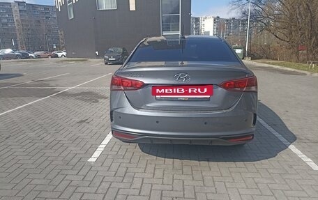 Hyundai Solaris II рестайлинг, 2021 год, 1 560 000 рублей, 4 фотография