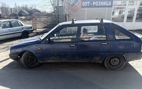 ИЖ 2126 «Ода», 2002 год, 115 000 рублей, 2 фотография