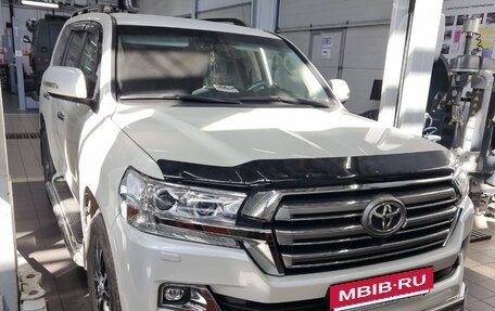 Toyota Land Cruiser 200, 2020 год, 14 000 000 рублей, 10 фотография