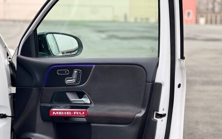 Mercedes-Benz GLB, 2019 год, 3 899 000 рублей, 23 фотография