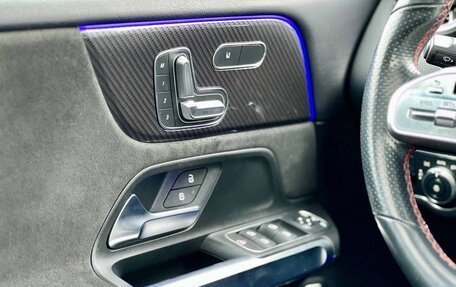 Mercedes-Benz GLB, 2019 год, 3 899 000 рублей, 29 фотография