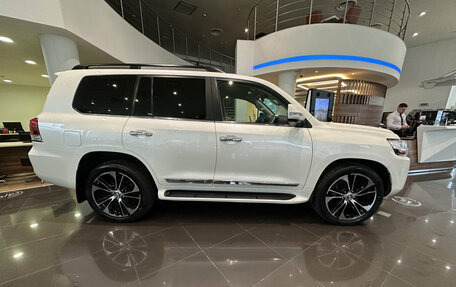 Toyota Land Cruiser 200, 2017 год, 6 413 000 рублей, 8 фотография