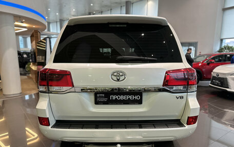 Toyota Land Cruiser 200, 2017 год, 6 413 000 рублей, 10 фотография