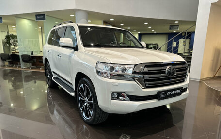 Toyota Land Cruiser 200, 2017 год, 6 413 000 рублей, 7 фотография