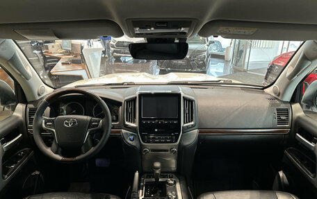 Toyota Land Cruiser 200, 2017 год, 6 413 000 рублей, 18 фотография