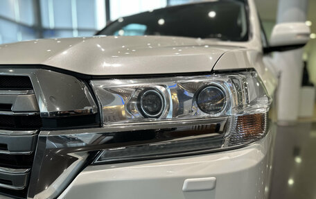 Toyota Land Cruiser 200, 2017 год, 6 413 000 рублей, 21 фотография