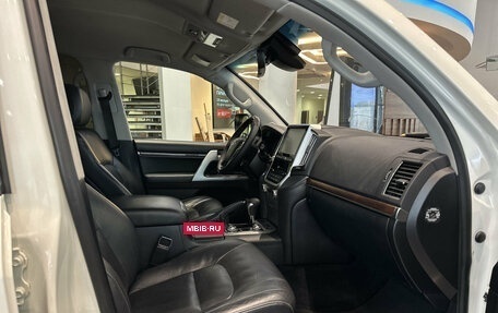 Toyota Land Cruiser 200, 2017 год, 6 413 000 рублей, 15 фотография
