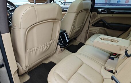 Porsche Cayenne III, 2015 год, 3 747 000 рублей, 20 фотография