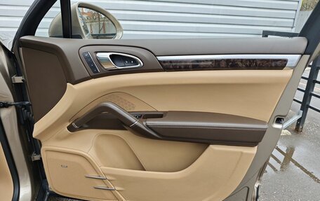 Porsche Cayenne III, 2015 год, 3 747 000 рублей, 26 фотография