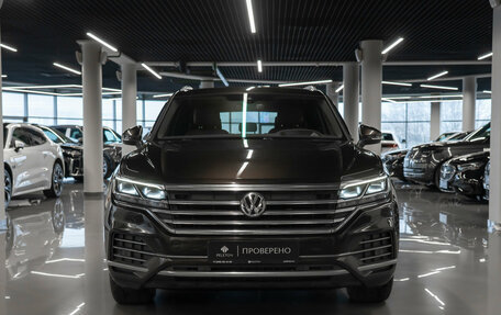 Volkswagen Touareg III, 2019 год, 4 280 000 рублей, 3 фотография